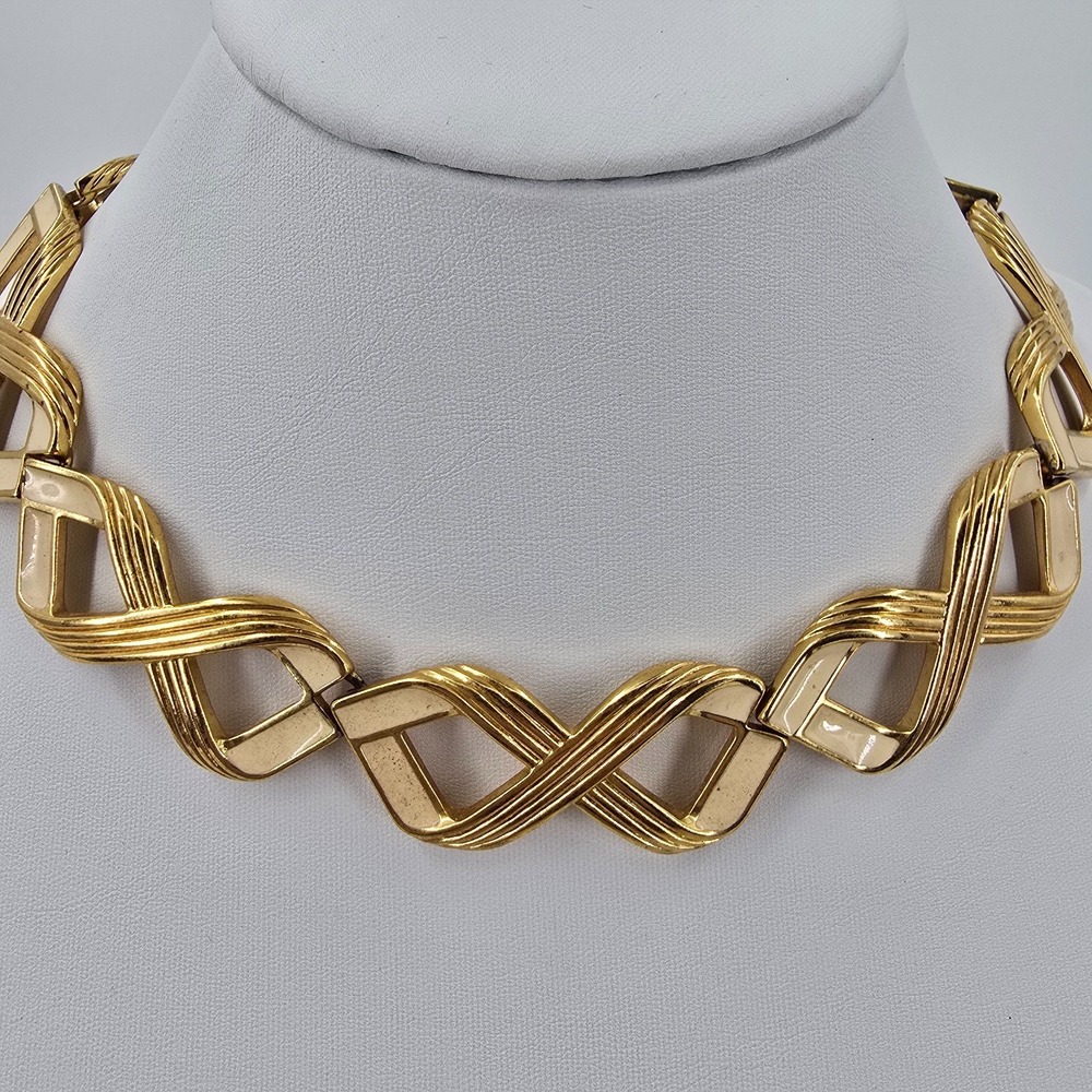 Vintage Monet Collar Necklace Gold Tone Chain Link Cream Enamel Wreath Statement